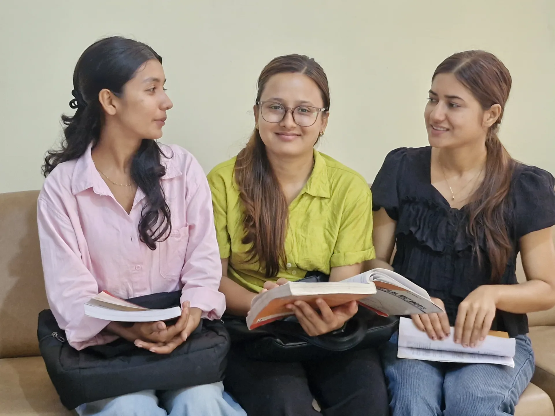 Kasturi College of Management contact desk